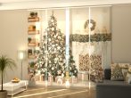 Karácsonyfa fehér és fa dekorációkkal